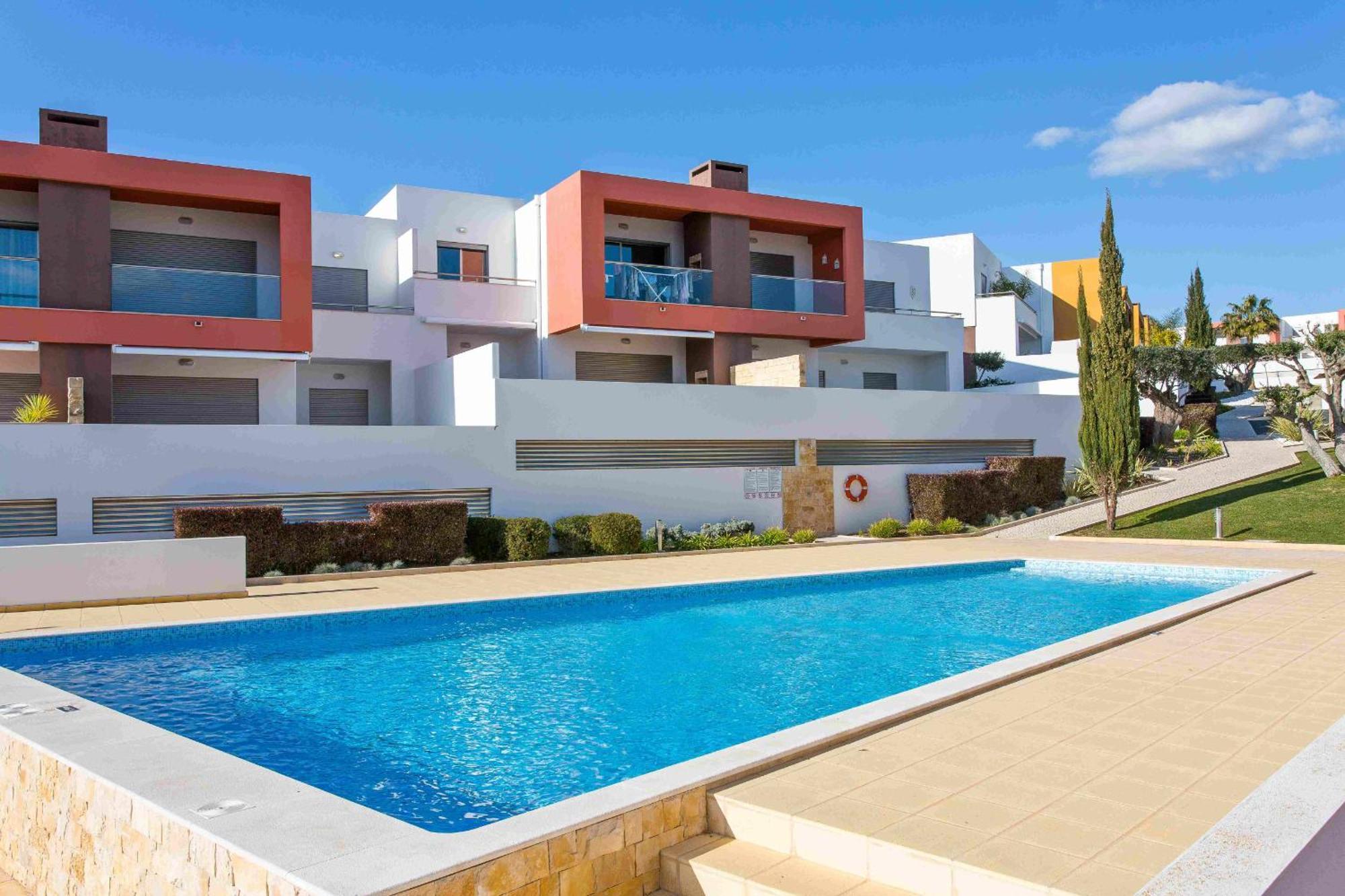Sunny 3 With Pool By Homing Apartamento